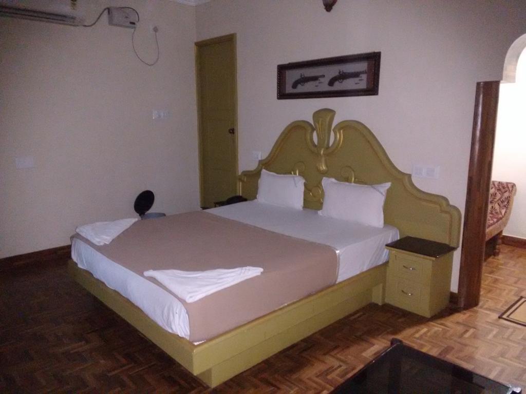 Hotel Chithra Kanyakumari Rom bilde